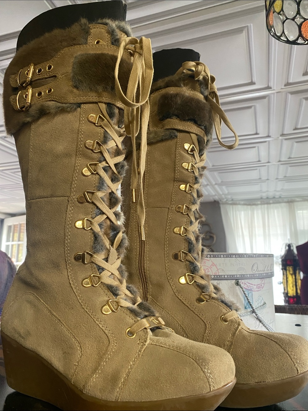 VINTAGE Report brand "Bratz" or "Y2K" lace up boots TAN Suade SIZE 9